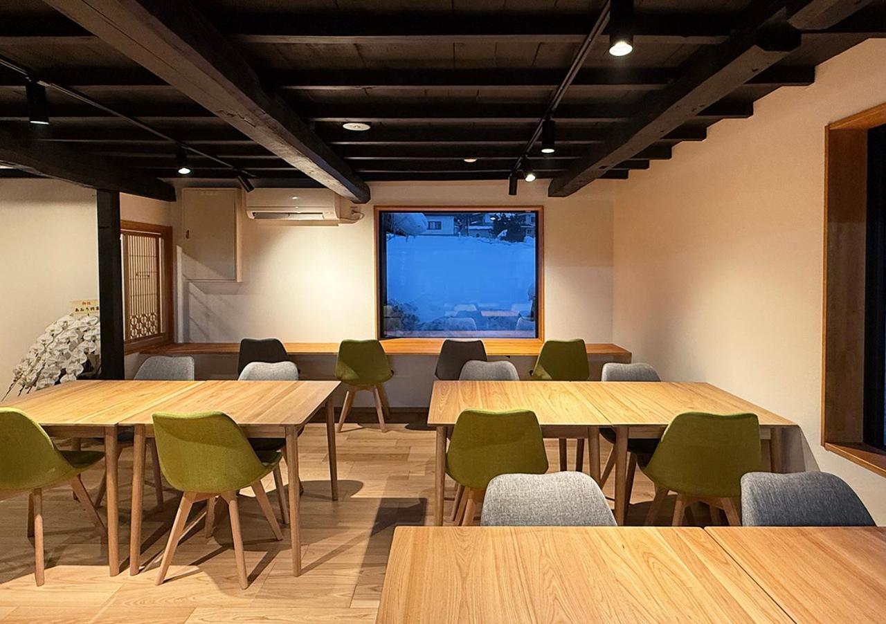 白馬の黒馬　Darkhorse @Hakuba Hotel Buitenkant foto