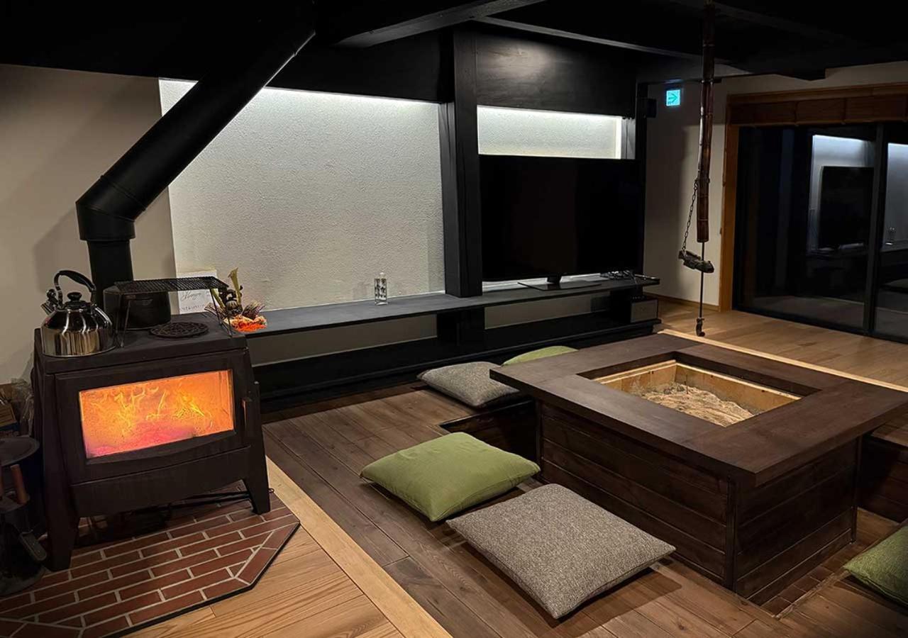 白馬の黒馬　Darkhorse @Hakuba Hotel Buitenkant foto